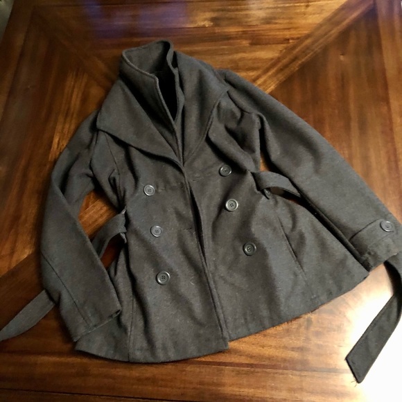 ‼️SOLD‼️🐻‍❄️Grey Double Breasted Pea Coat🐻‍❄️ - Picture 2 of 9